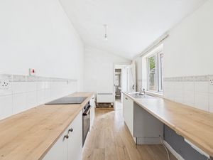 Kitchen- click for photo gallery